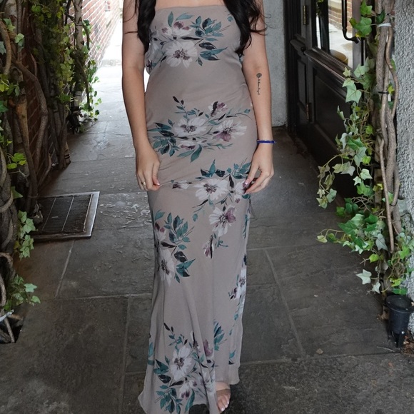 beige floral dress with mid open back - Picture 2 of 4